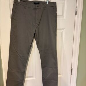 Men's Classic Khaki Chino Pants